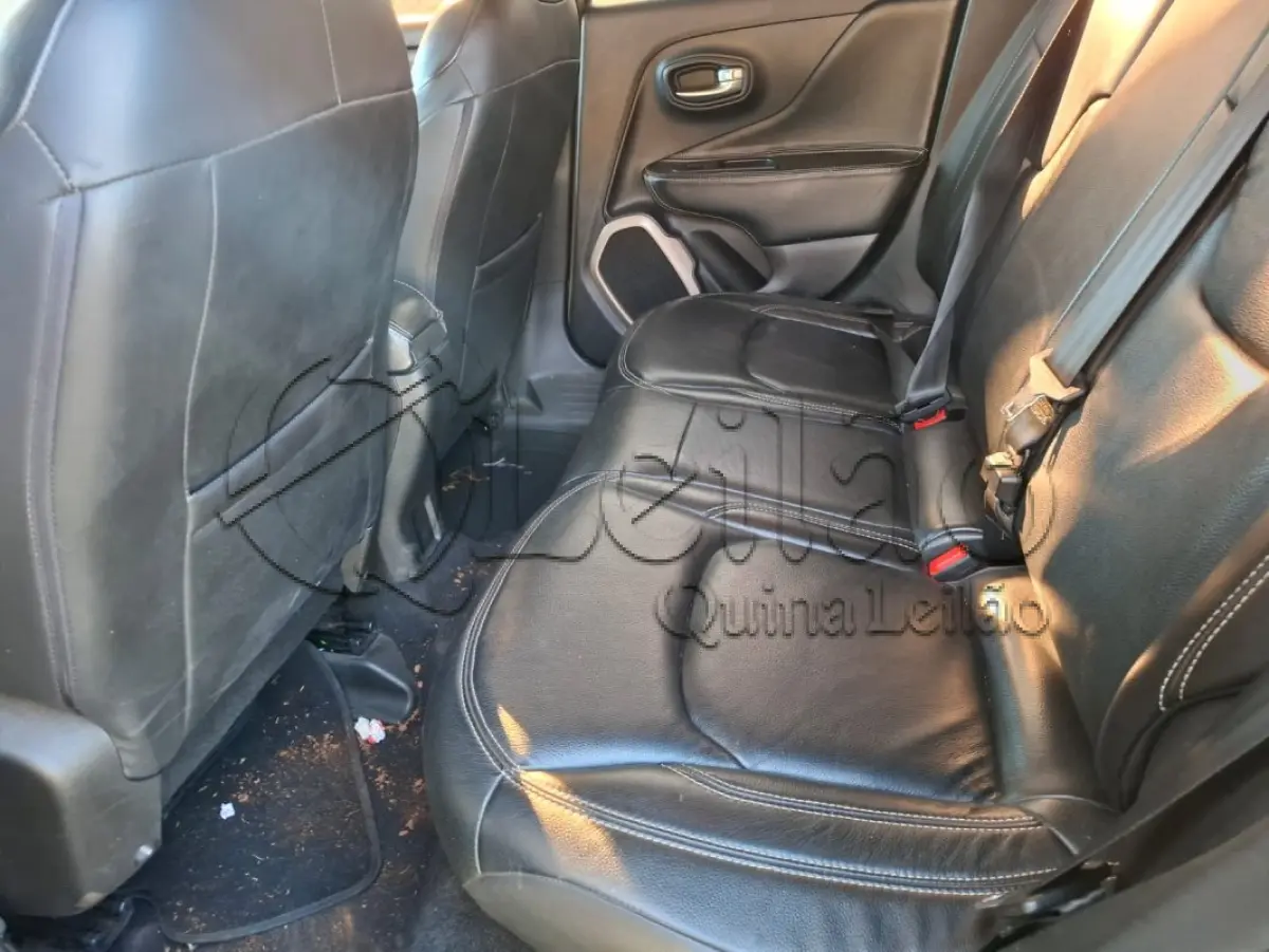 LOTE 001 - Jeep Renagade com descontão!