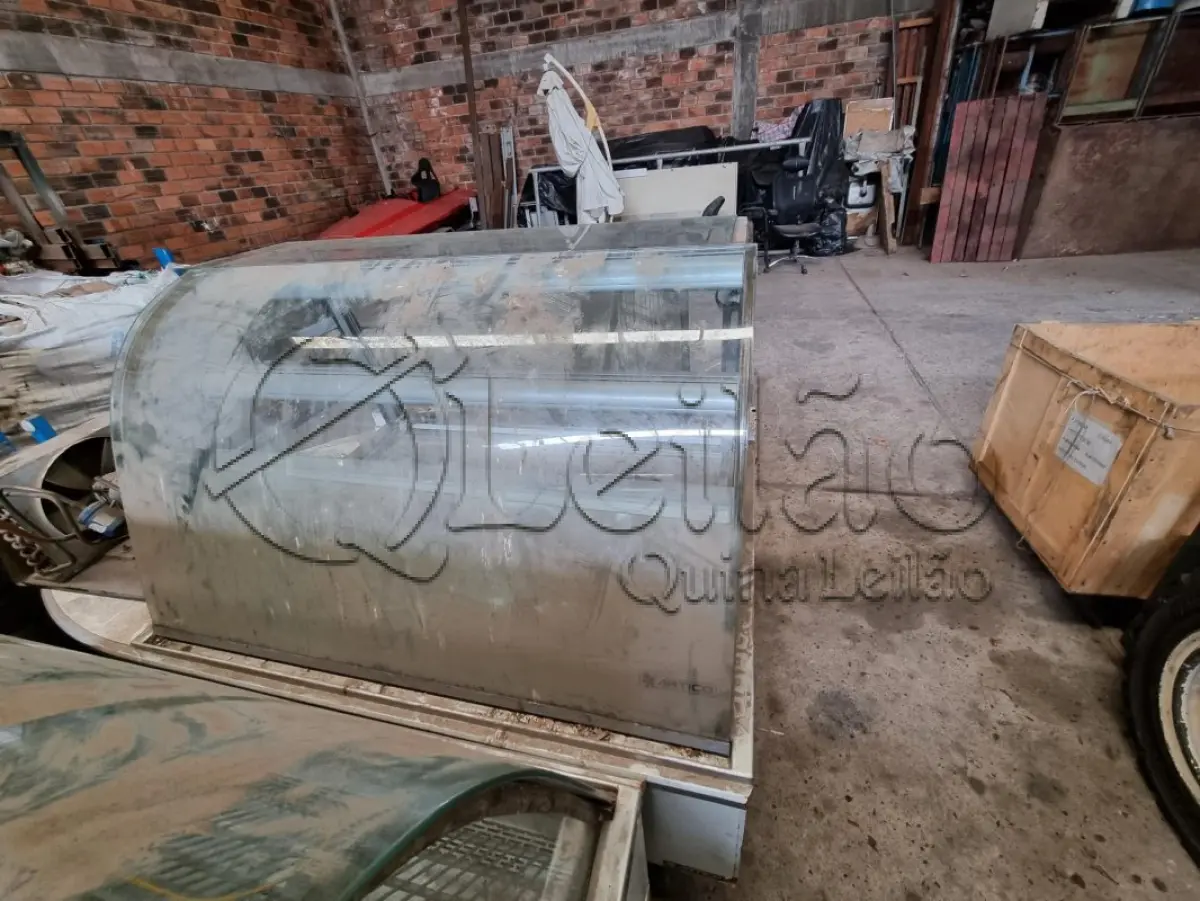 LOTE 001 - Balcões e Refrigeradores