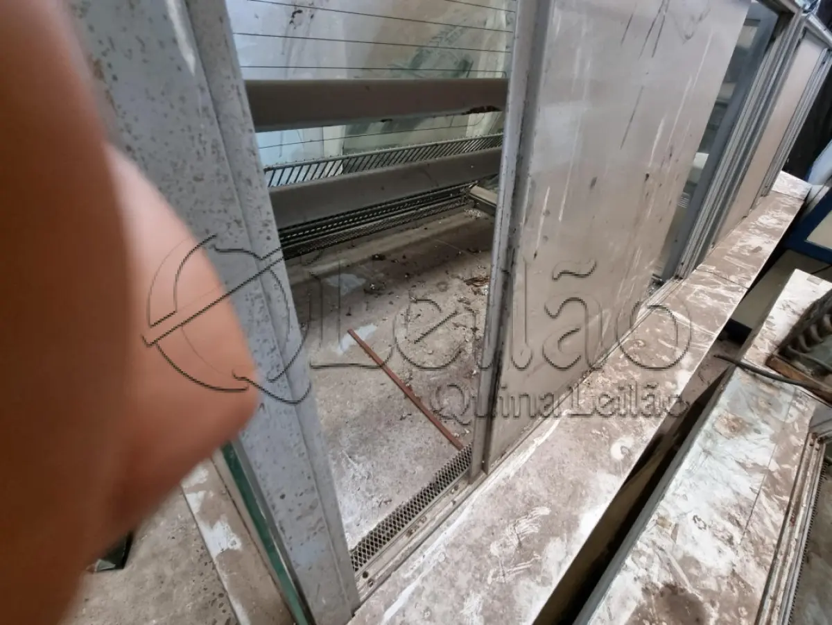 LOTE 001 - Balcões e Refrigeradores