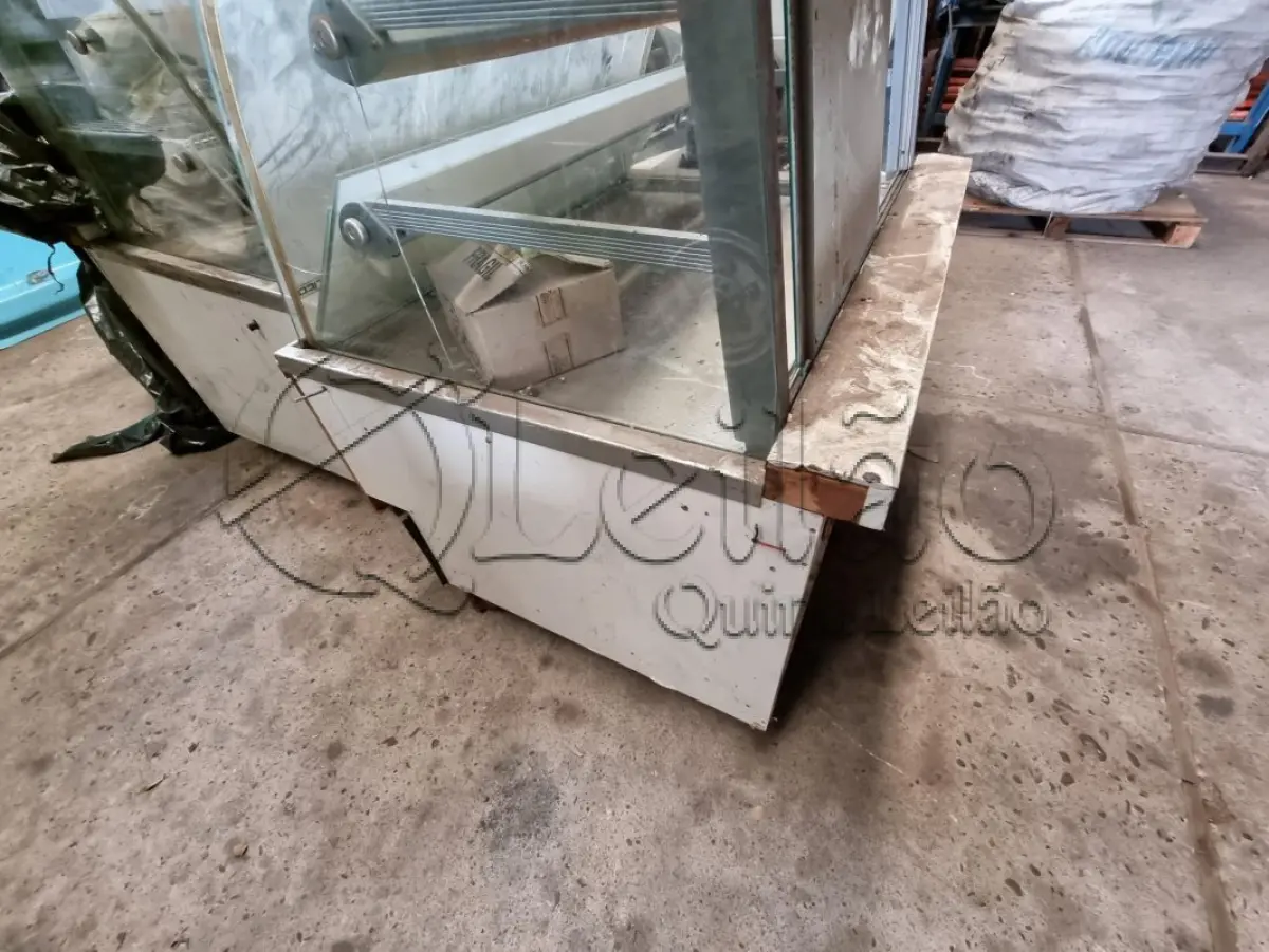 LOTE 001 - Balcões e Refrigeradores