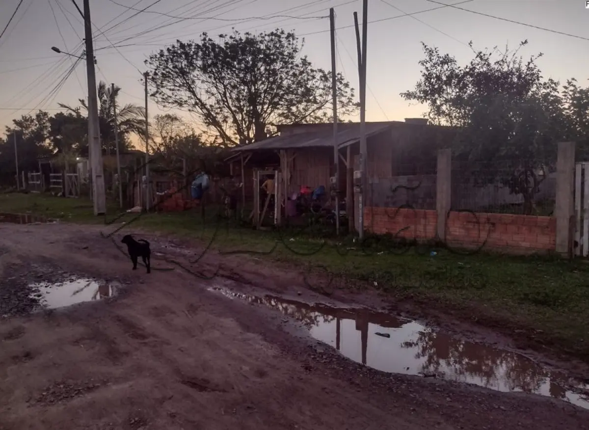 LOTE 001 - Terreno de 300 m² com casa na Praia de Capão Novo – Capão da Canoa/RS