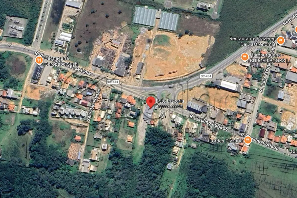 LOTE 001 - Prédio comercial de 409 m² em terreno de 1.090 m² na entrada de Garopaba/SC — acesso à Praia da Ferrugem