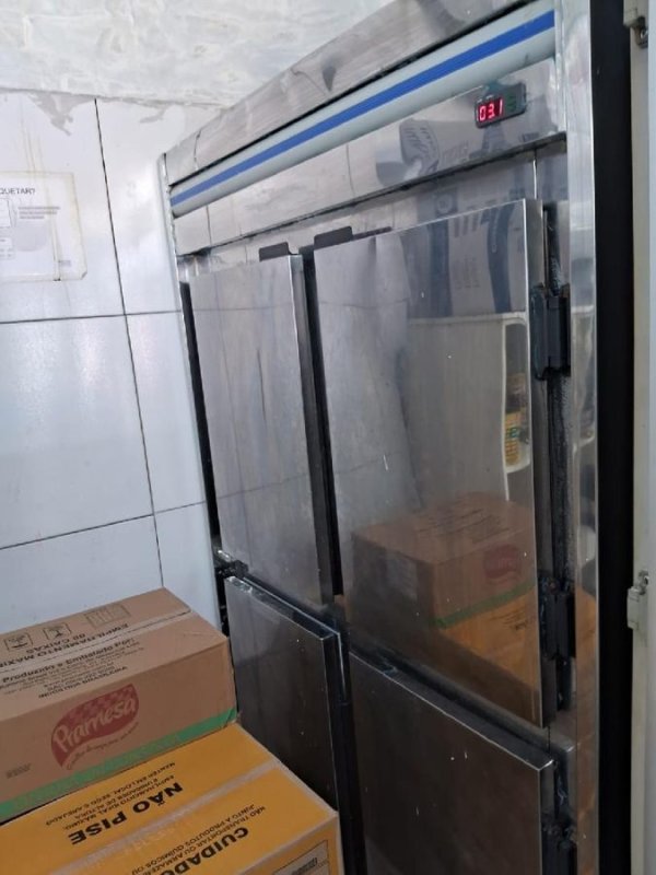 DUAS MINI CÂMARAS FRIAS EM INOX COM 4 PORTAS – CAXIAS DO SUL/RS