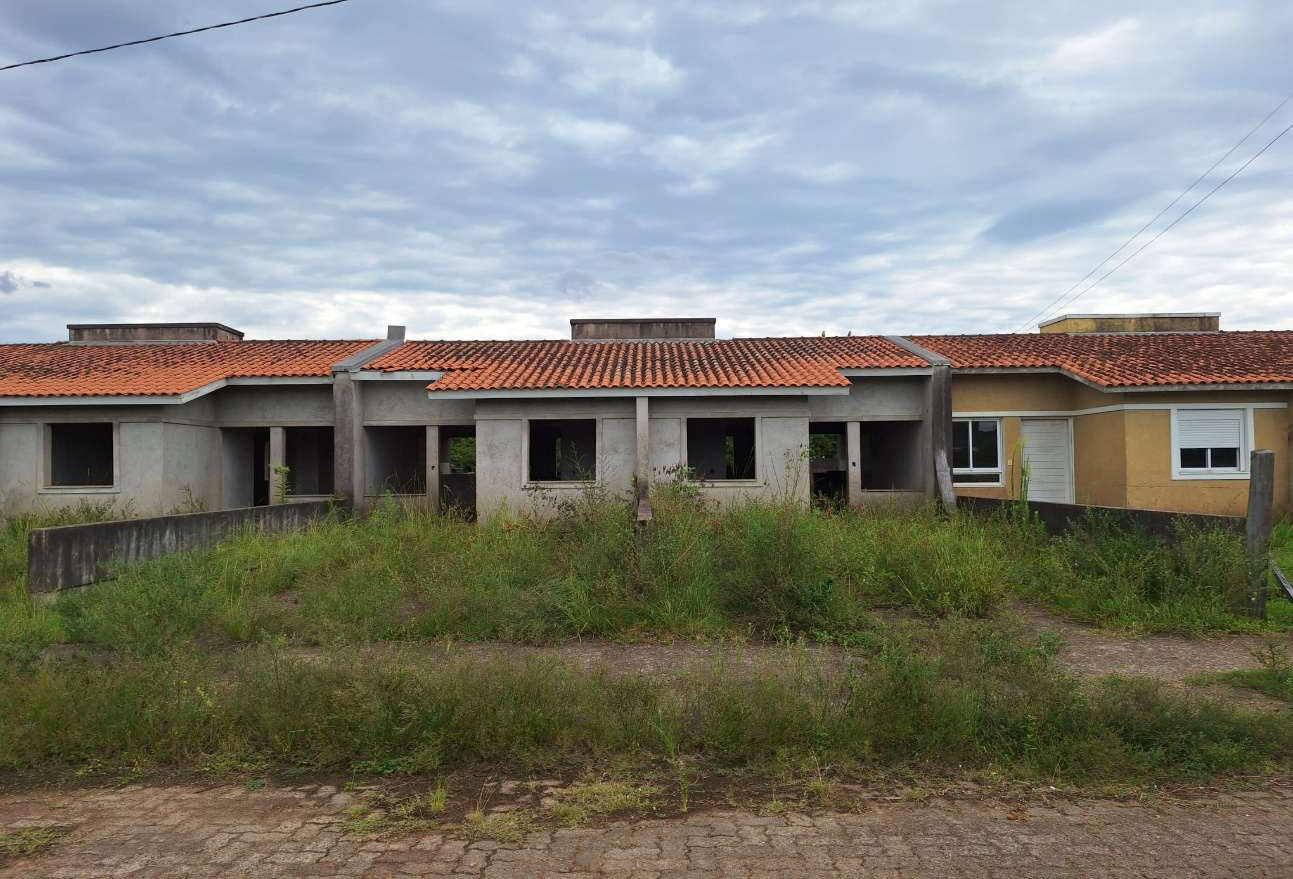 18 casas geminadas em construção de 43,48 m² – Vila Três Marias – Esteio/RS
